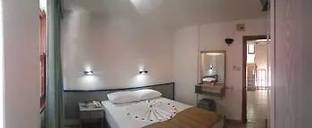 酒店 Midi 阿拉尼亚
